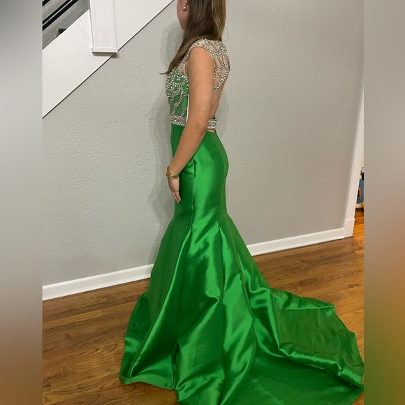 JVN by Jovani Dresses & Skirts - JOVANI gown. Size 2. NWT